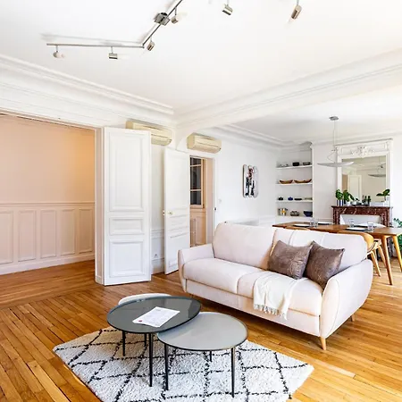 Guestready - Parisian Charm With A Balcony * باريس