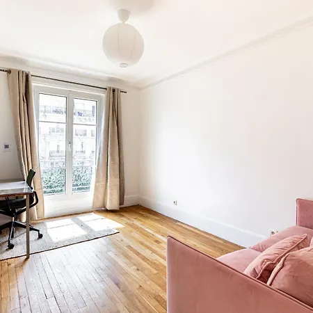 Guestready - Parisian Charm With A Balcony * باريس